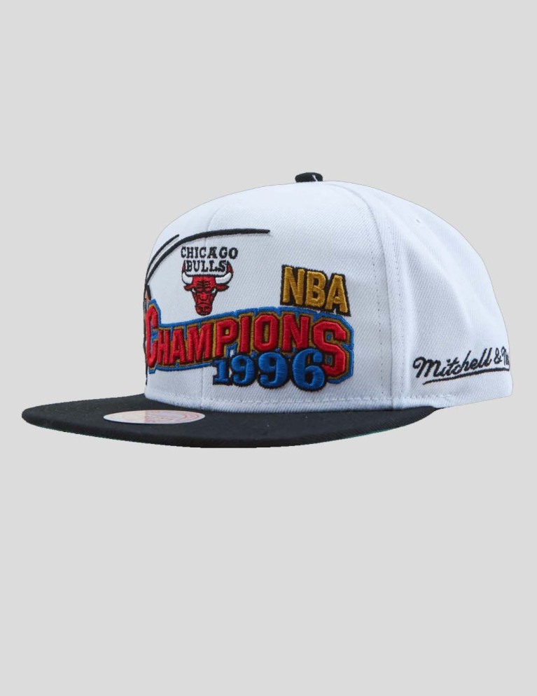 Gorra MITCHELL & NESS bulls 96 champions wave hwc snapback white/black